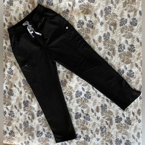 PETITE Black FIGS Yola (1.0) Skinny Scrub Pants